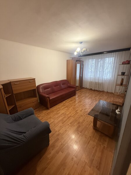 Metrou Aparatorii Patriei, De inchiriat 3 camere 72 mp, 2 bai.