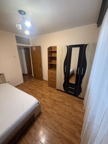 Metrou Aparatorii Patriei, De inchiriat 3 camere 72 mp, 2 bai.