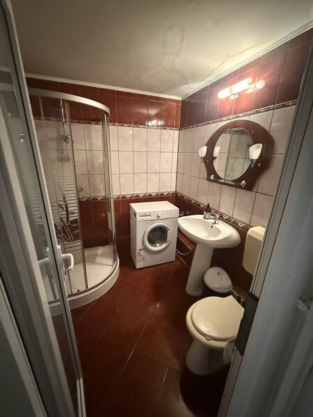 Metrou Aparatorii Patriei, De inchiriat 3 camere 72 mp, 2 bai.