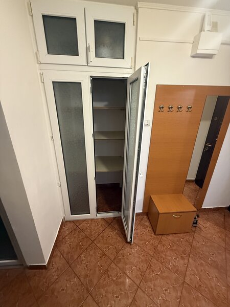 Metrou Aparatorii Patriei, De inchiriat 3 camere 72 mp, 2 bai.