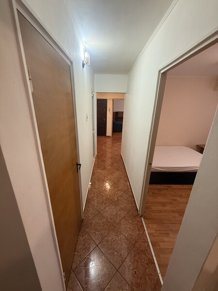 Metrou Aparatorii Patriei, De inchiriat 3 camere 72 mp, 2 bai.