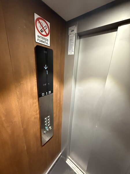 Metrou Aparatorii Patriei, De inchiriat 3 camere 72 mp, 2 bai.